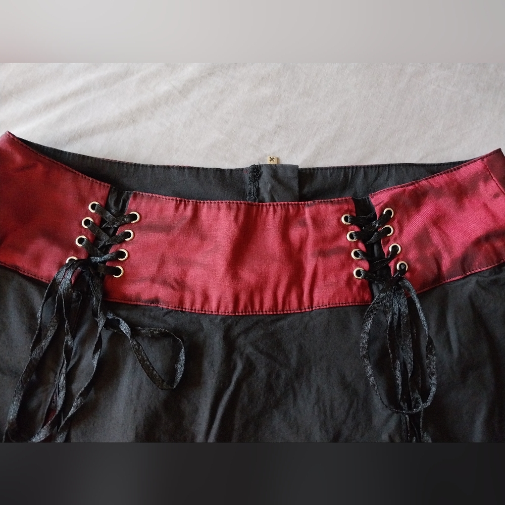 Vintage Tripp nyc goth Y2K black & burgundy spiderweb lace pleat skirt - Picture 4 of 7